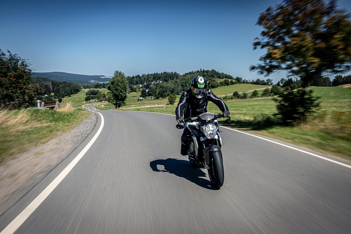 Motorradtour durch das Erzgebirge mit kurvigen Strecken